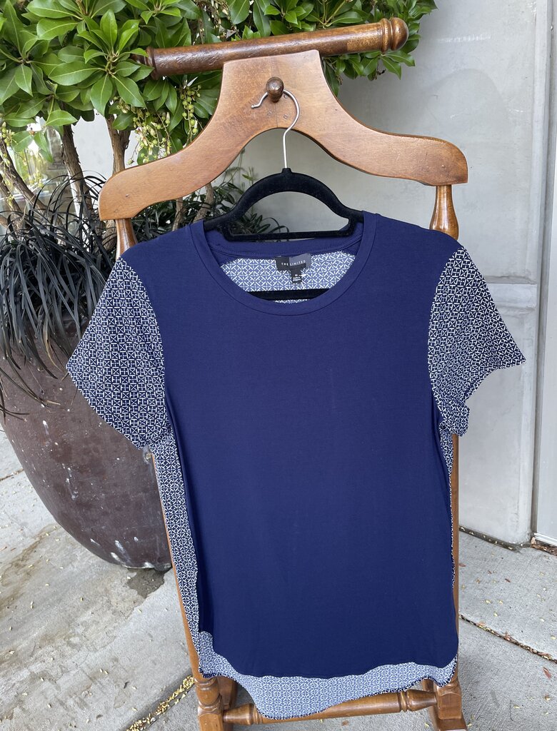 Short Sleeved Hi-Lo Tee W/Geometric Print