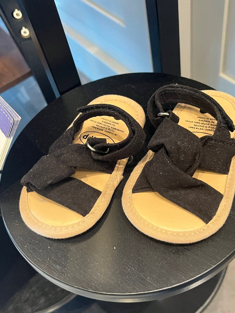 Soft soled fabric sandals