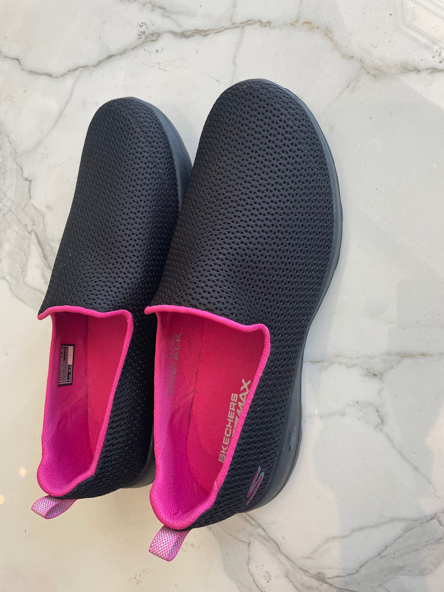 (9.5) GoWalk Gen5 Slip-on