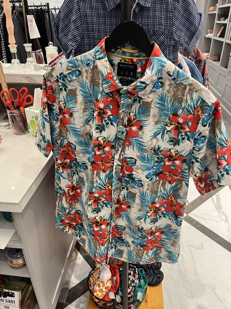 Hawaiian Shirt w/Flowers