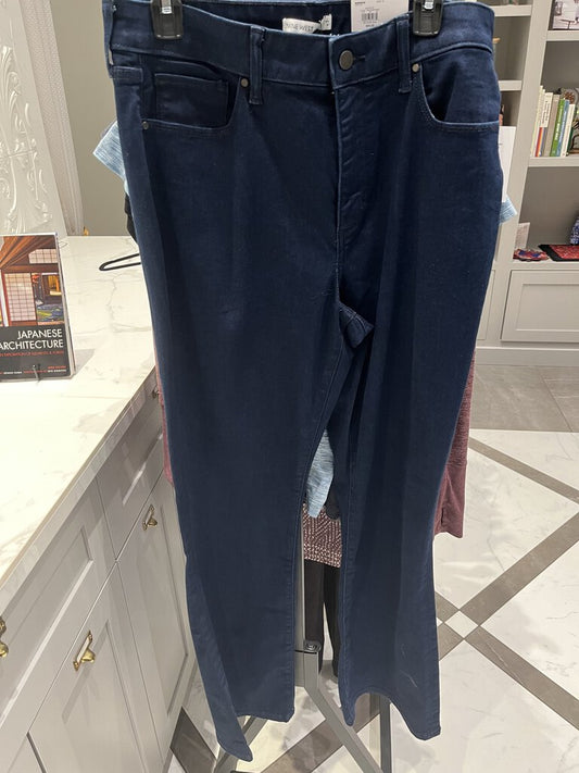 (16) NWT Flare Jeans