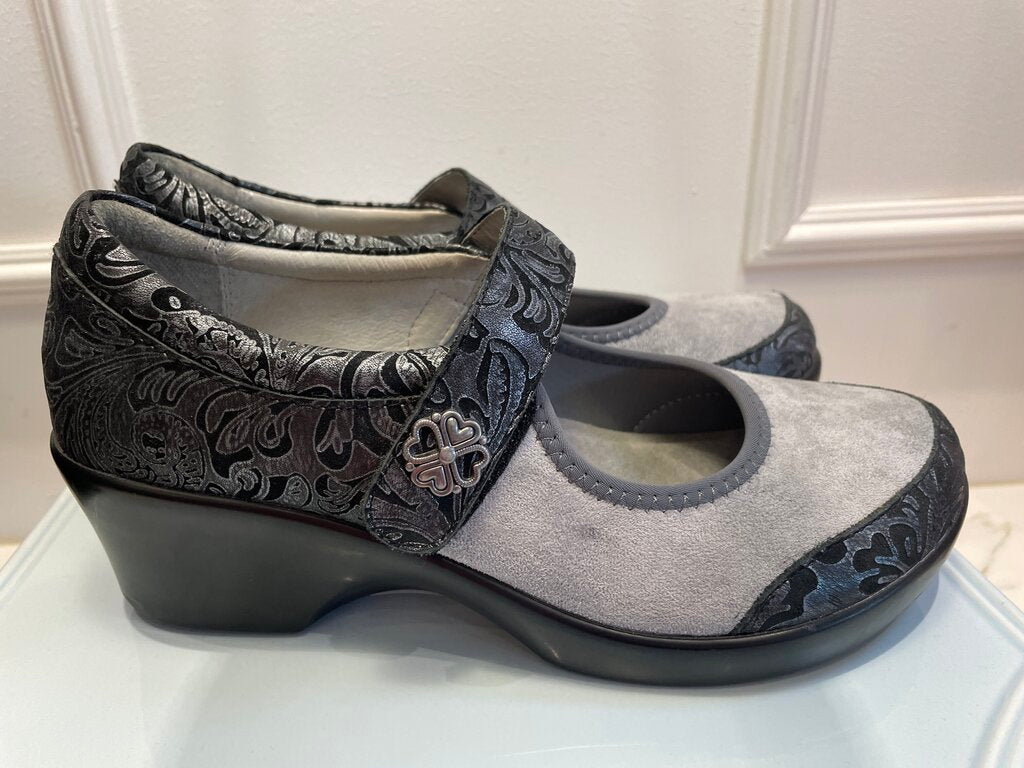 (37) Suede Mary Jane Style Low Heels