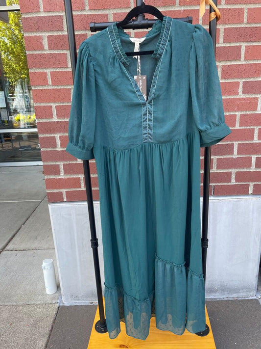 (L) NWT 1/2 Sleeve Solid Midi Dress