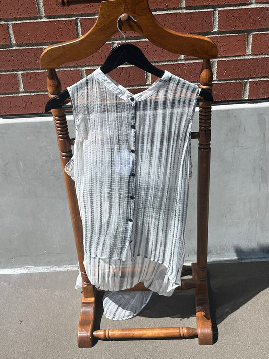 (L) Mesh Button Up Sleeveless Top