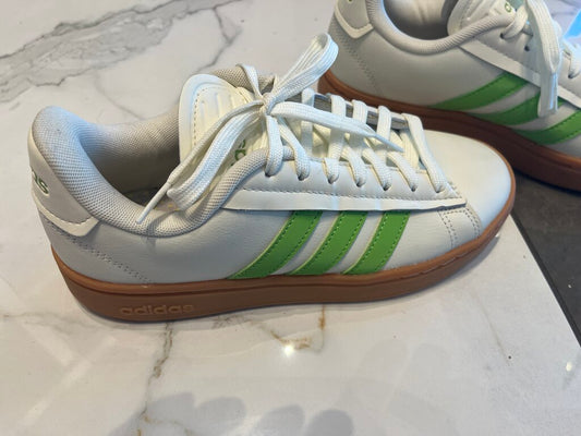 (6.5) Grand Court Alpha Low Top Sneakers