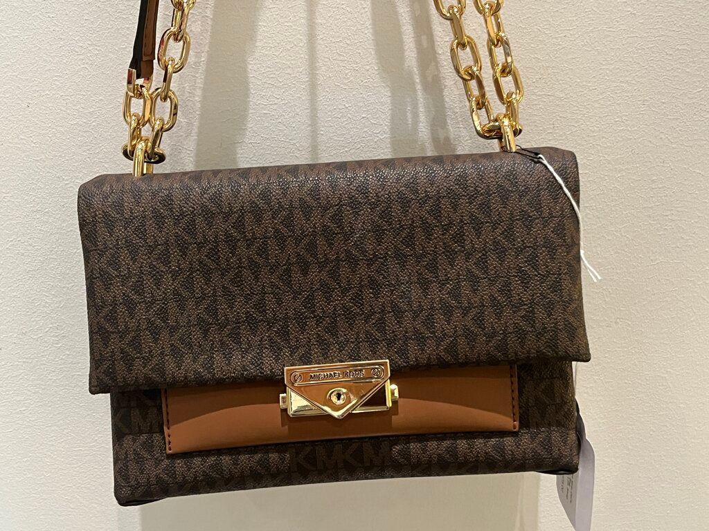 Like New CeCe Logo Cross Body Bag W/Leather & Chain Link Strap & Locking Closure